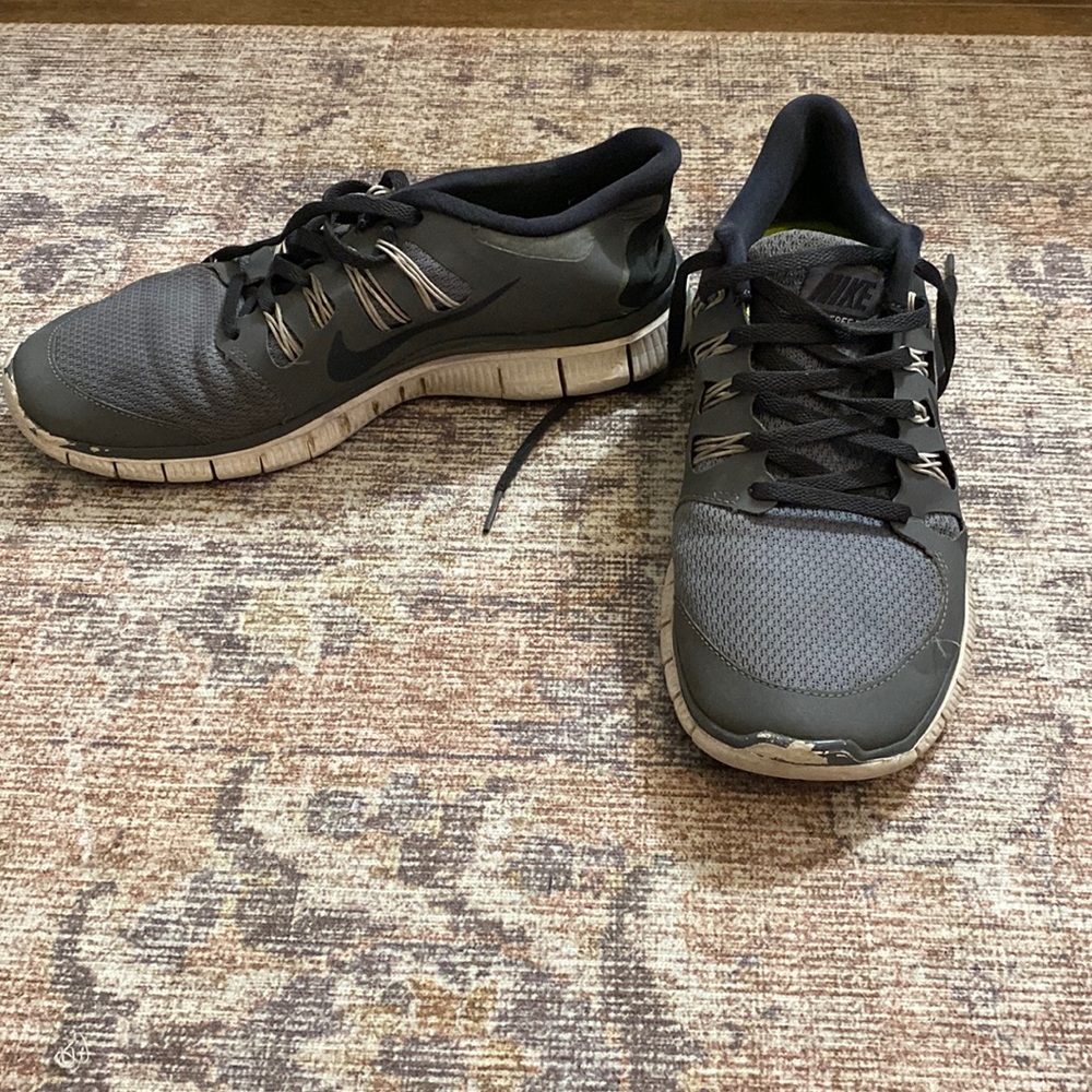 Nike Free Tennis Shoes